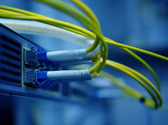Conectores de fibra óptica