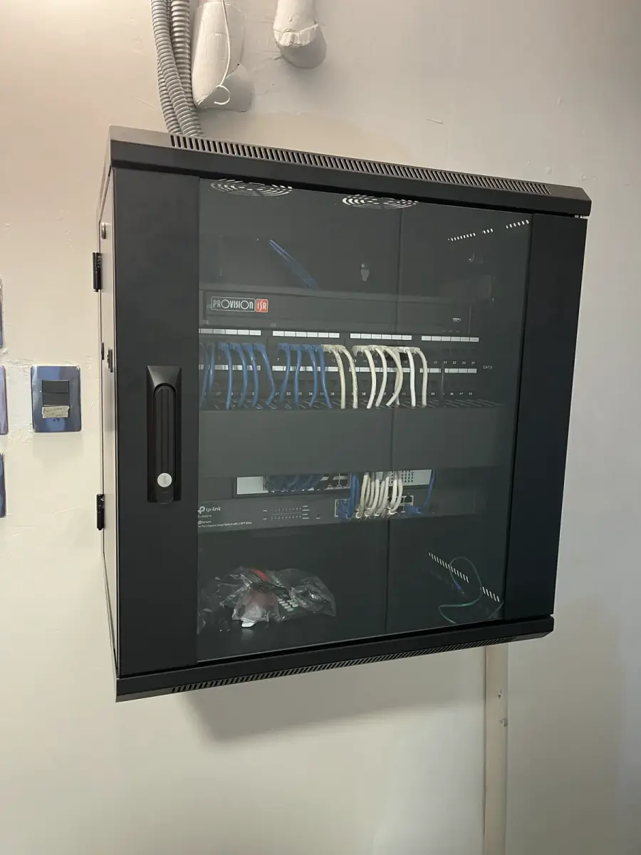 Clínica L'Oréal Andares: foto 2 de la instalación realizada por Techniza